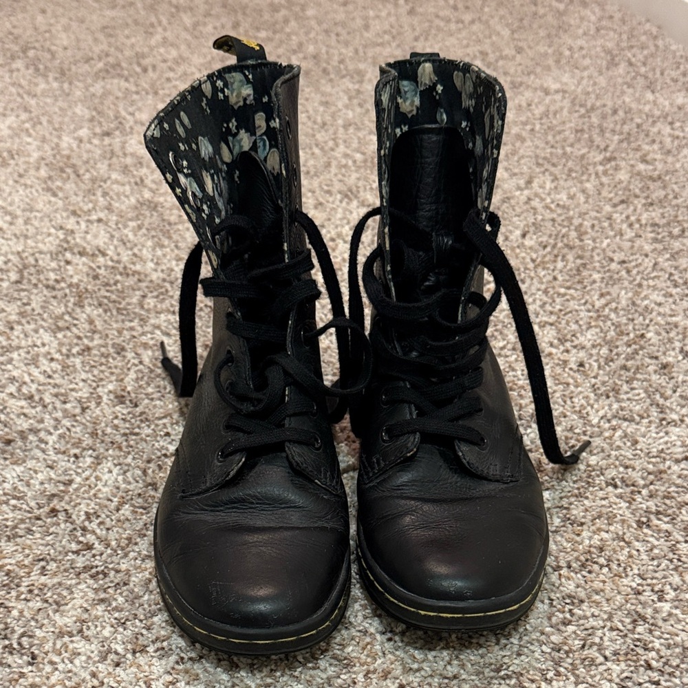 Dr. Martens Stratford Soft Leather Floral
Interior Boots